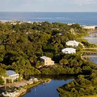 thumbnail for publication: Valuing Florida Water Resources: Prices of Waterfront Properties